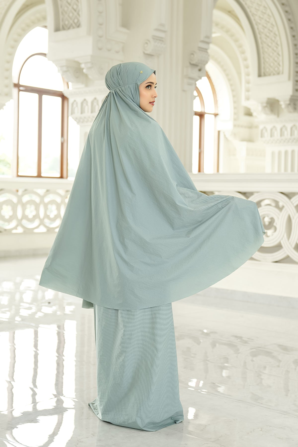 Capsule Prayer Robe - Sage