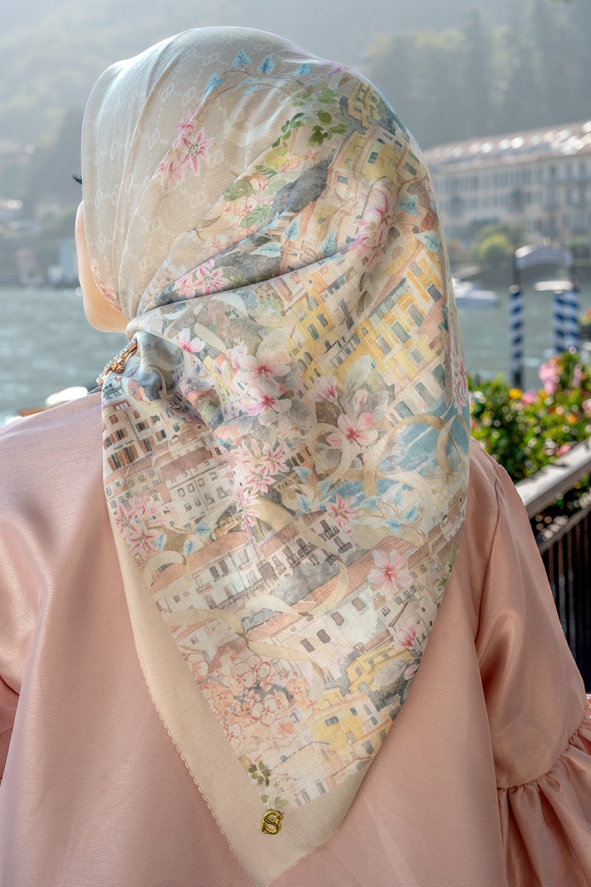 Como Meydanı - Kale