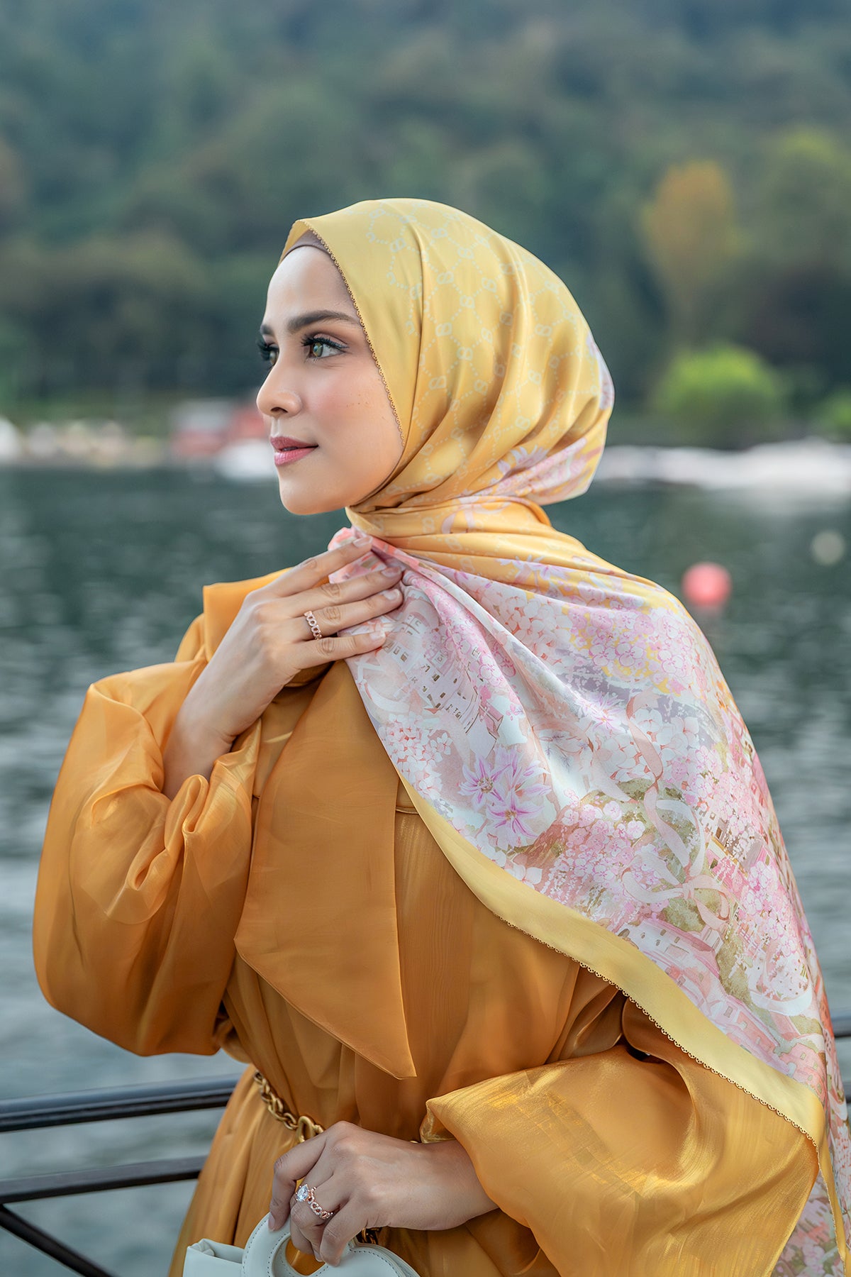 Como Satin Shawl - Village