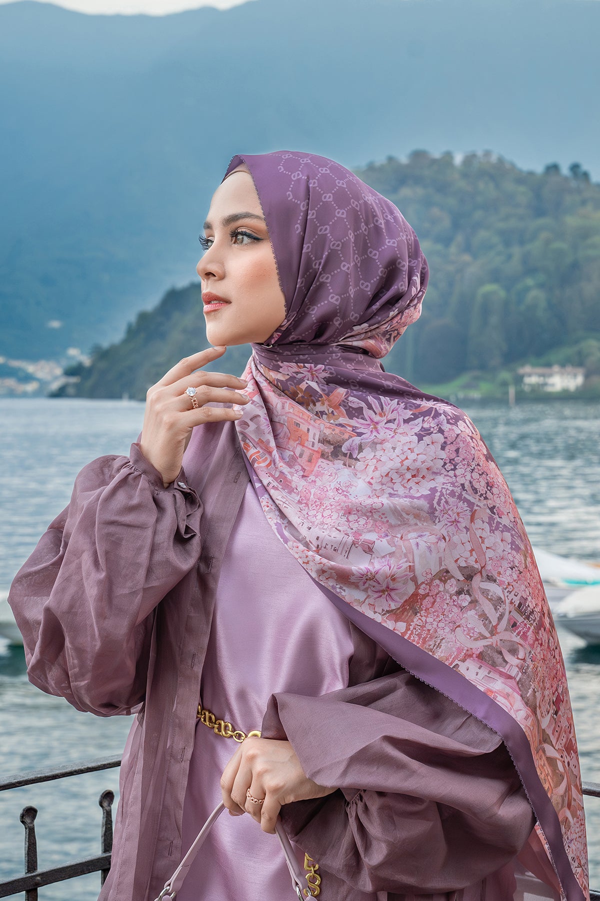 Como Satin Shawl - Plum