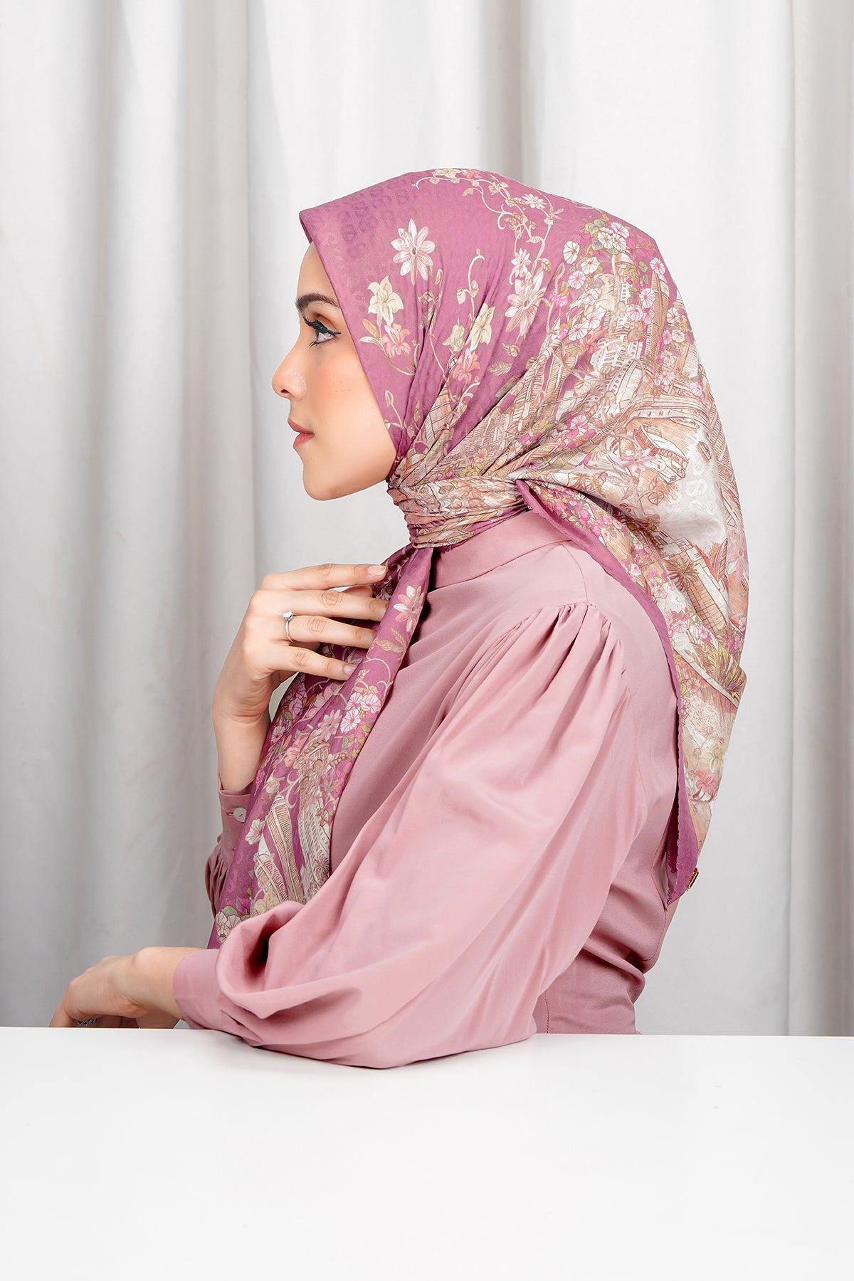 Dubai 2 Voile Meydanı - Dahlia