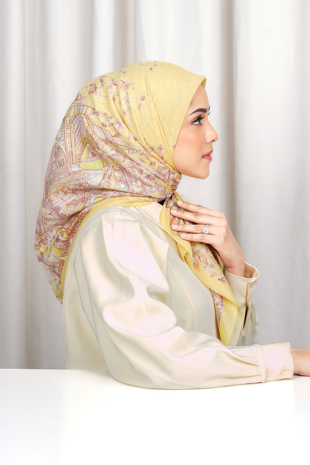 Dubai 2 Voile Meydanı - Sümbül