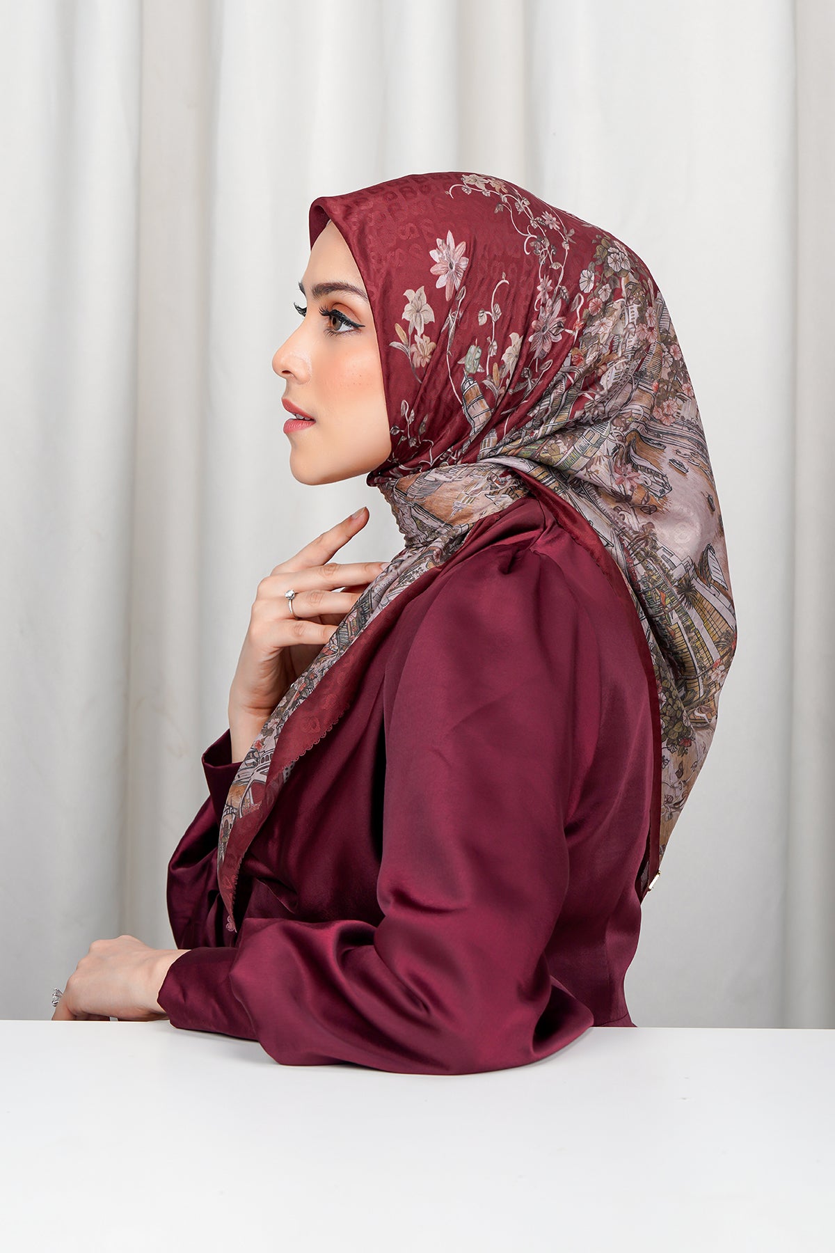 Dubai 2 Voile Meydanı - Opera