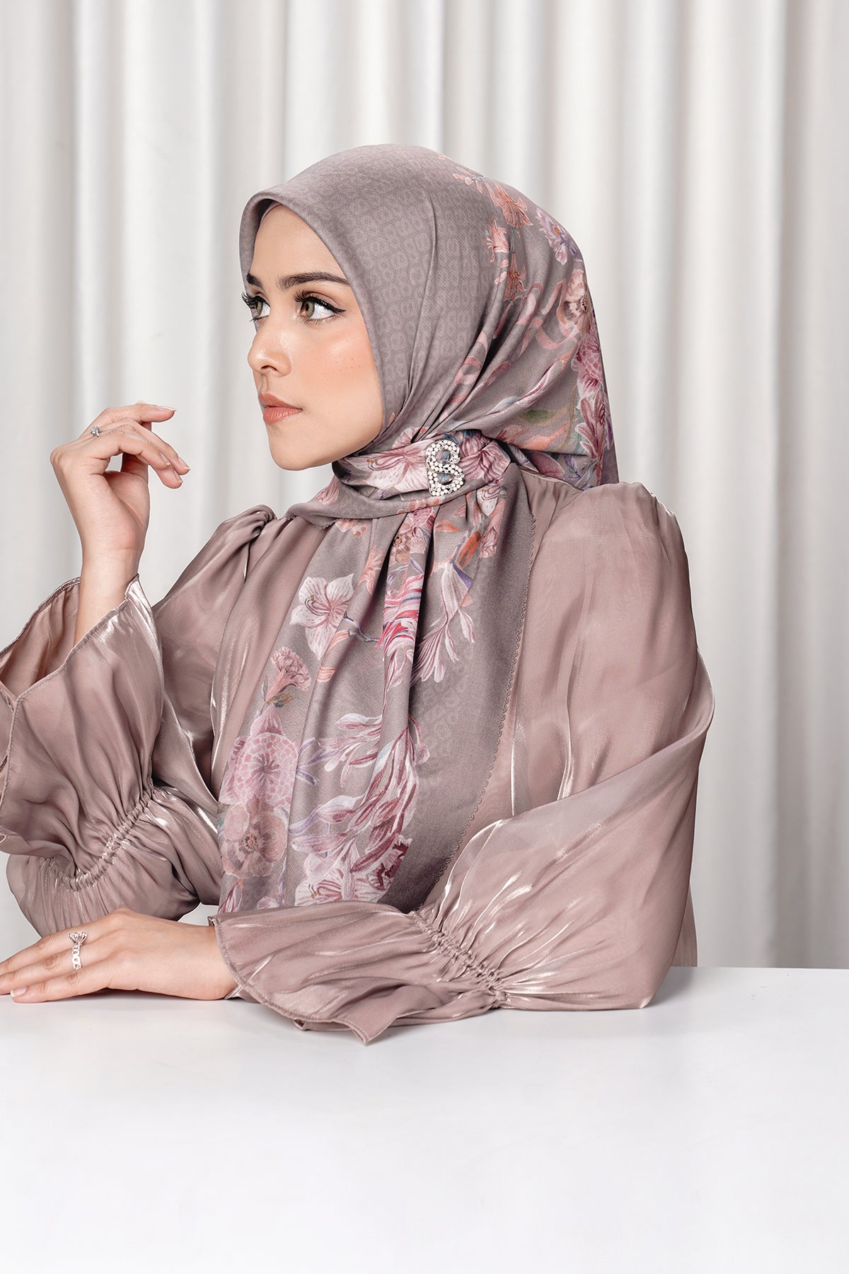 Farra Square - Cattail