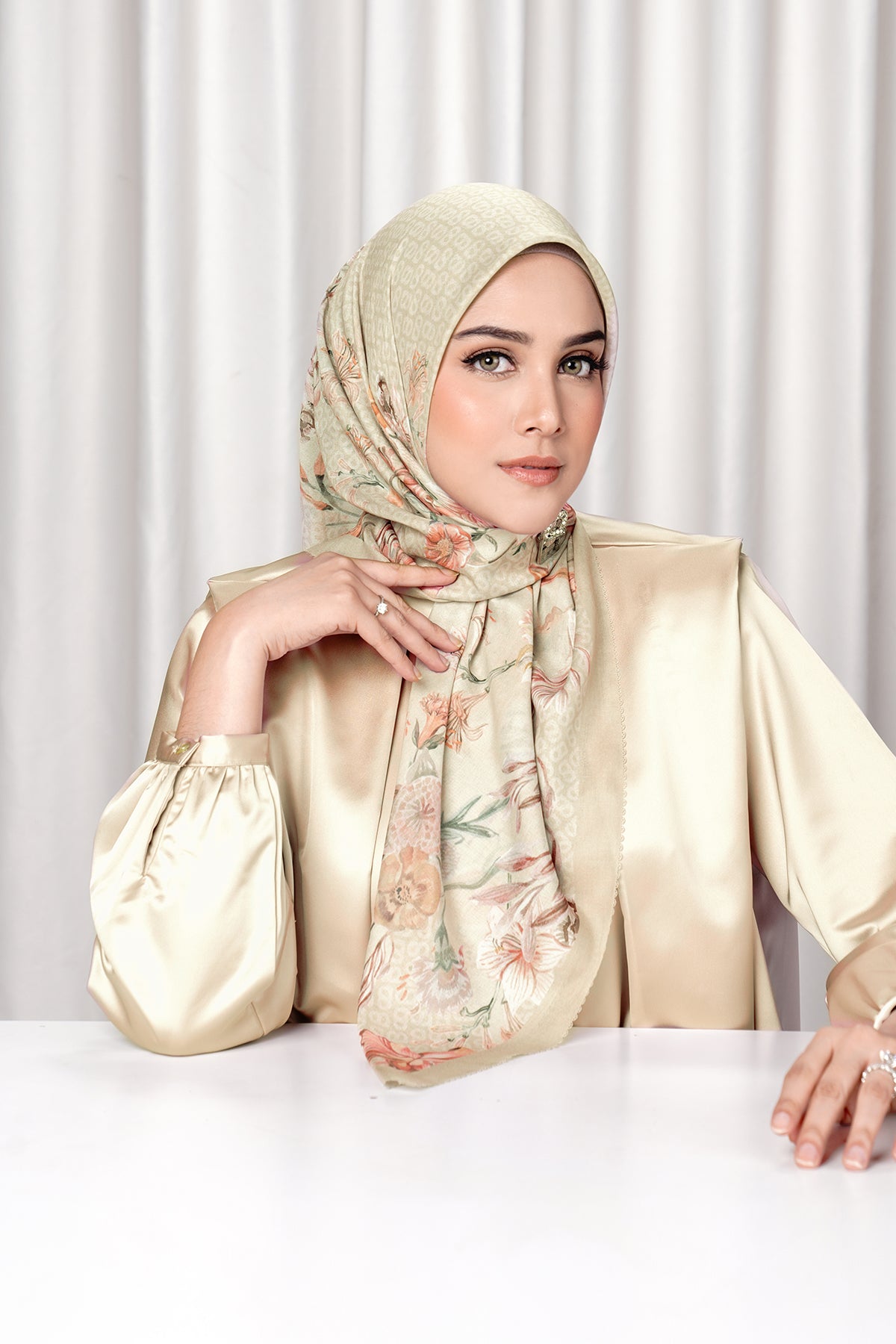 Farra Square - Dandelion