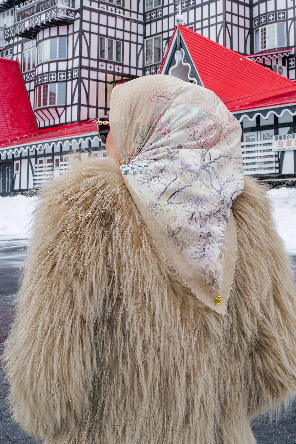 Holiday Square - Clay