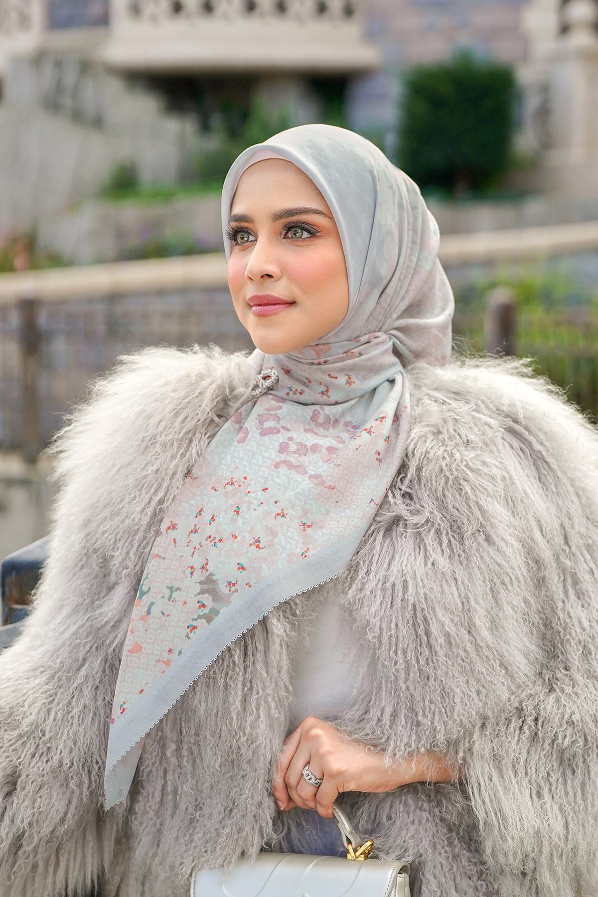 Jubilation Square - Silver Gray