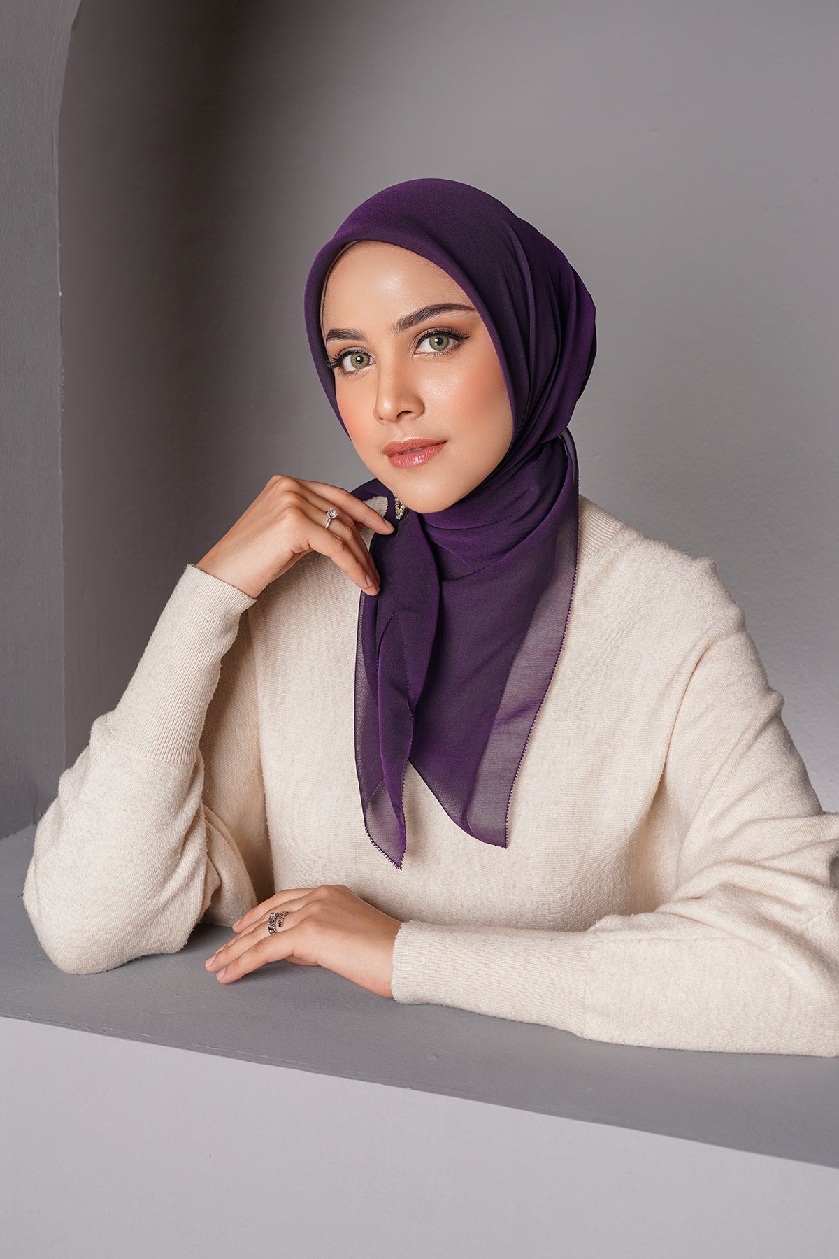 Derin Mor'da Kelly Meydanı