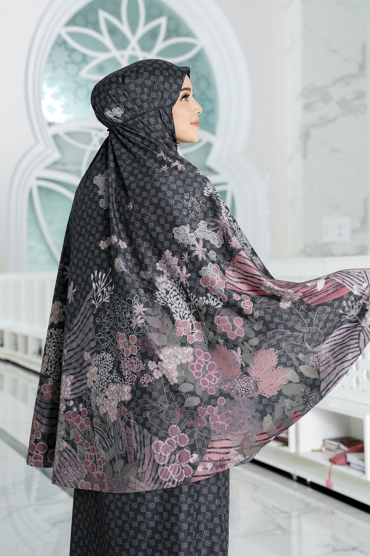 Kimmonia Prayer Robe - Espresso