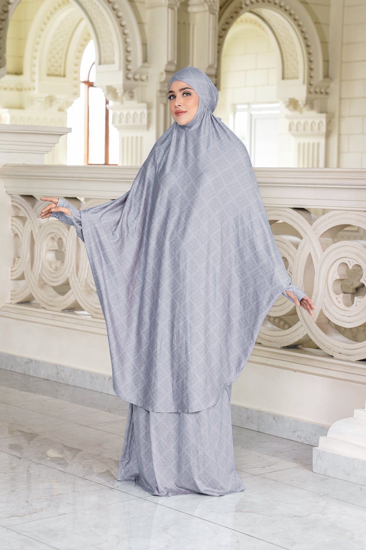 Lacorde Prayer Robe - Iris