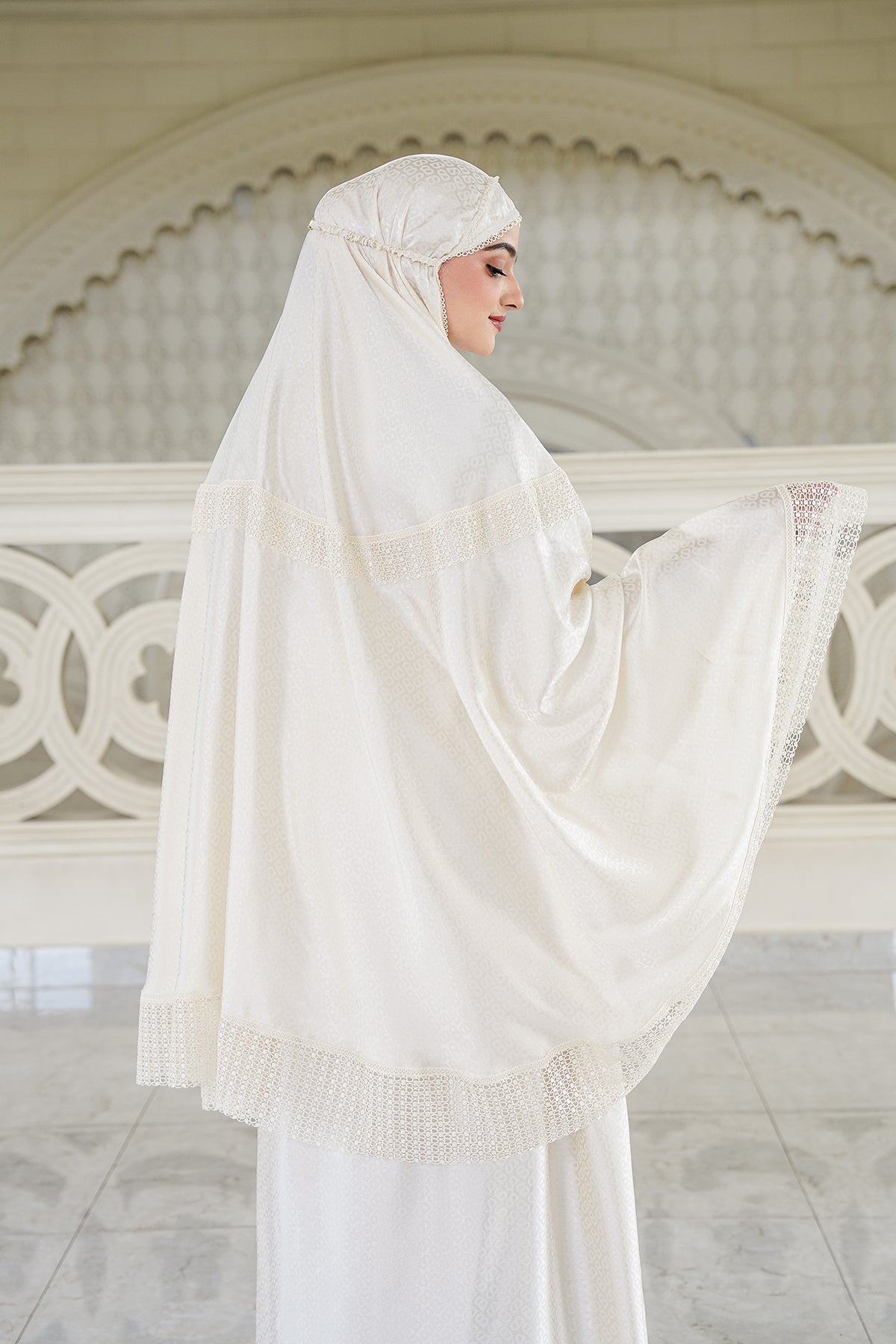 Lavish Tapis Prayer Robe - Tofu