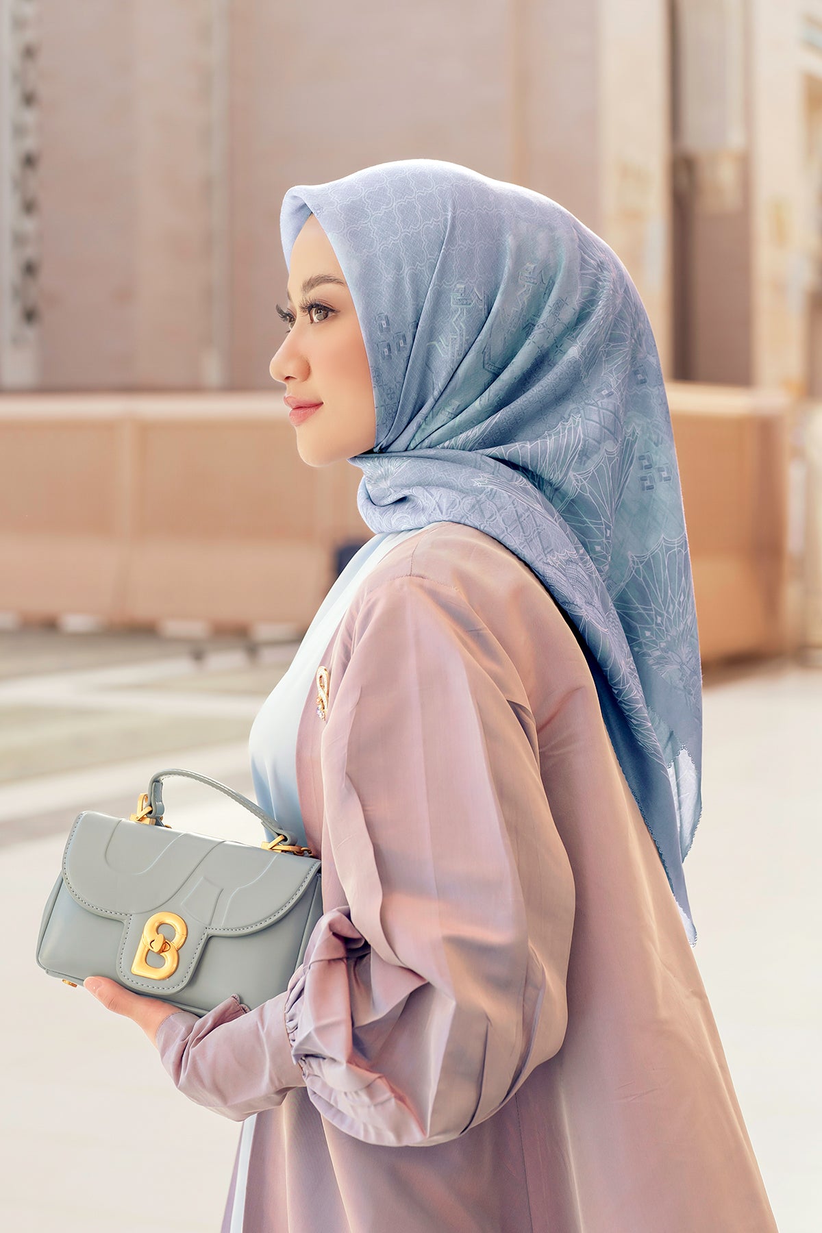 Medina 2 Square - Loyal