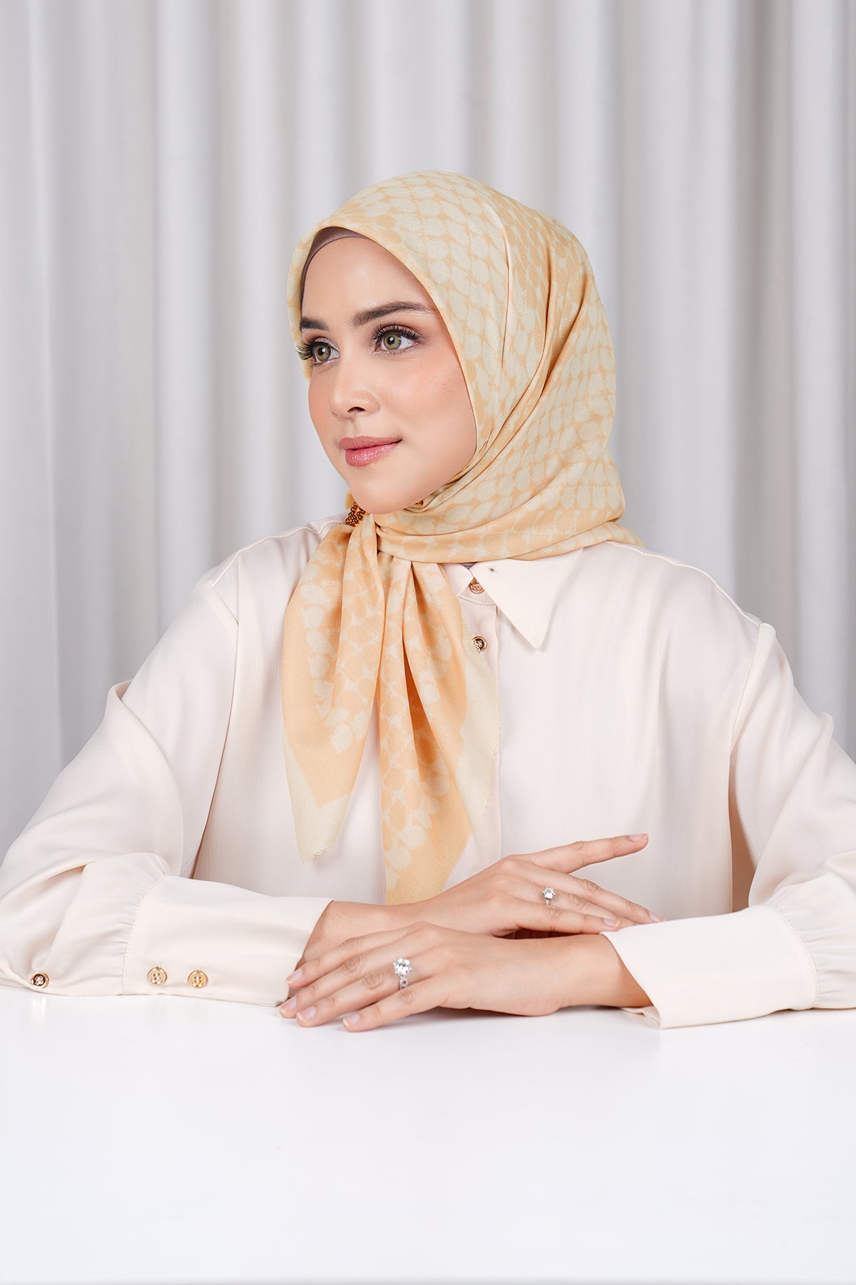 Mirarina Voile Square - Peach Fuzz