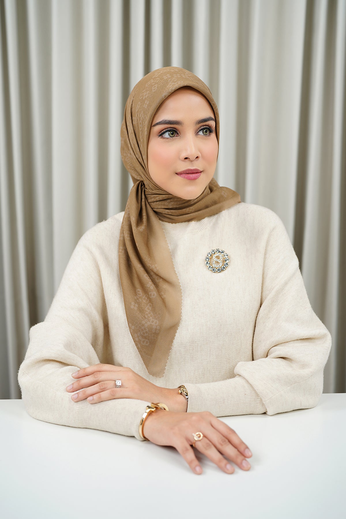 Monogram Scramble Vual Kare - Chai Çayı