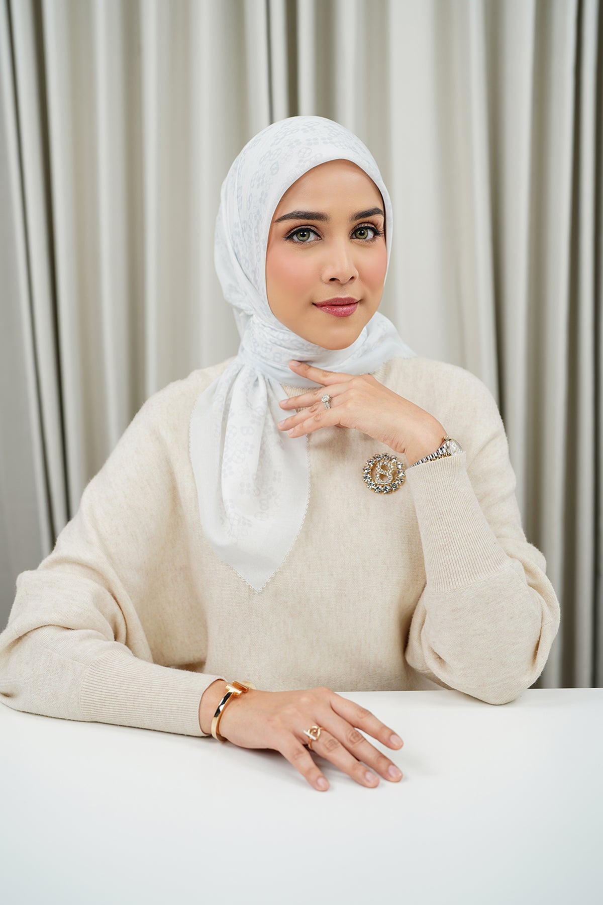 Monogram Scramble Voile Kare - Parlak Beyaz