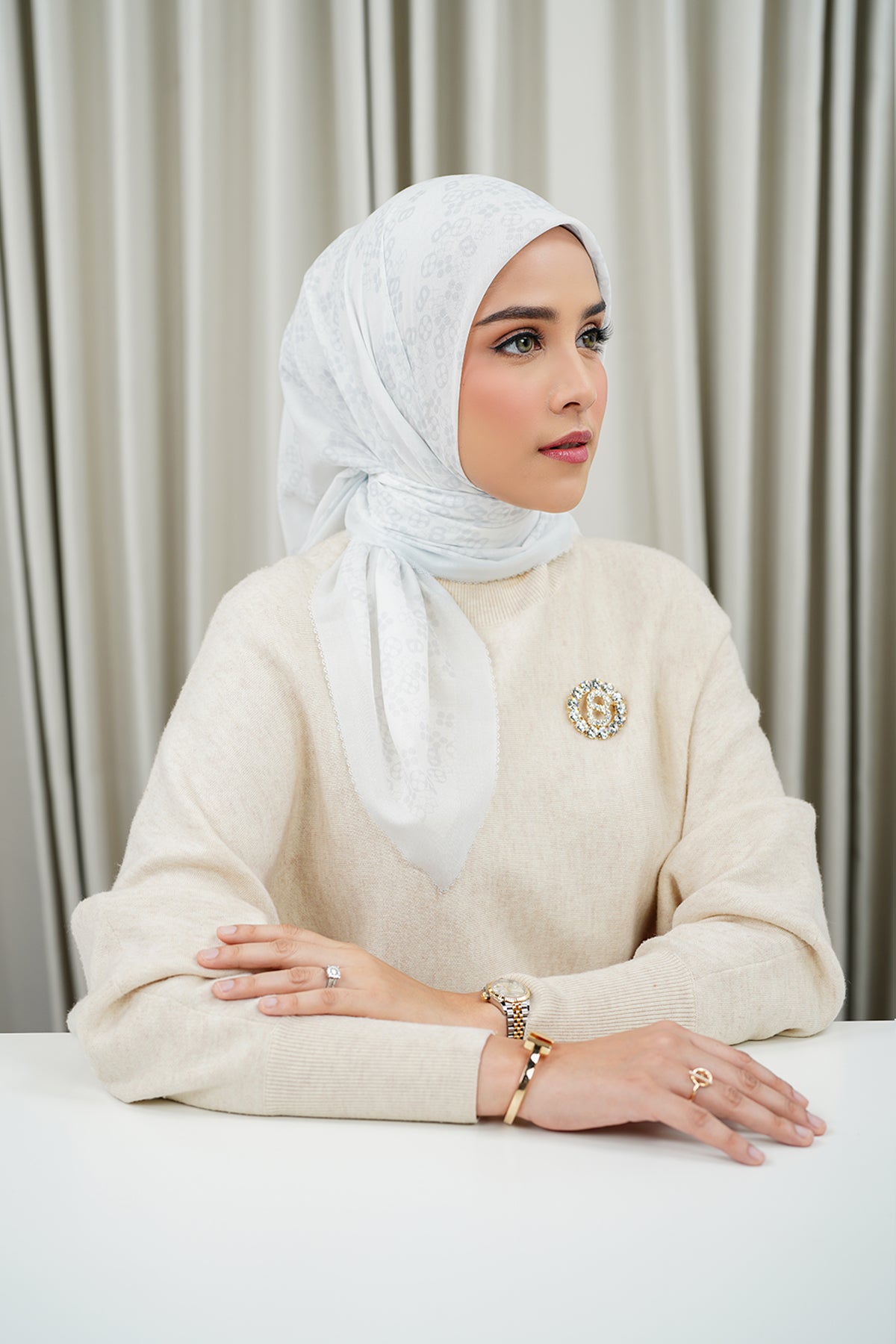 Monogram Scramble Voile Kare - Parlak Beyaz