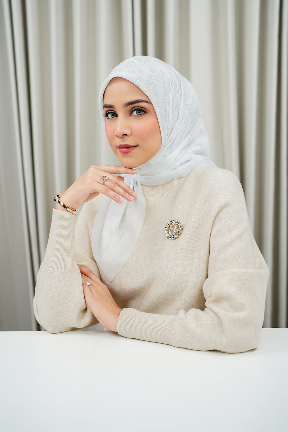 Monogram Scramble Voile Kare - Parlak Beyaz