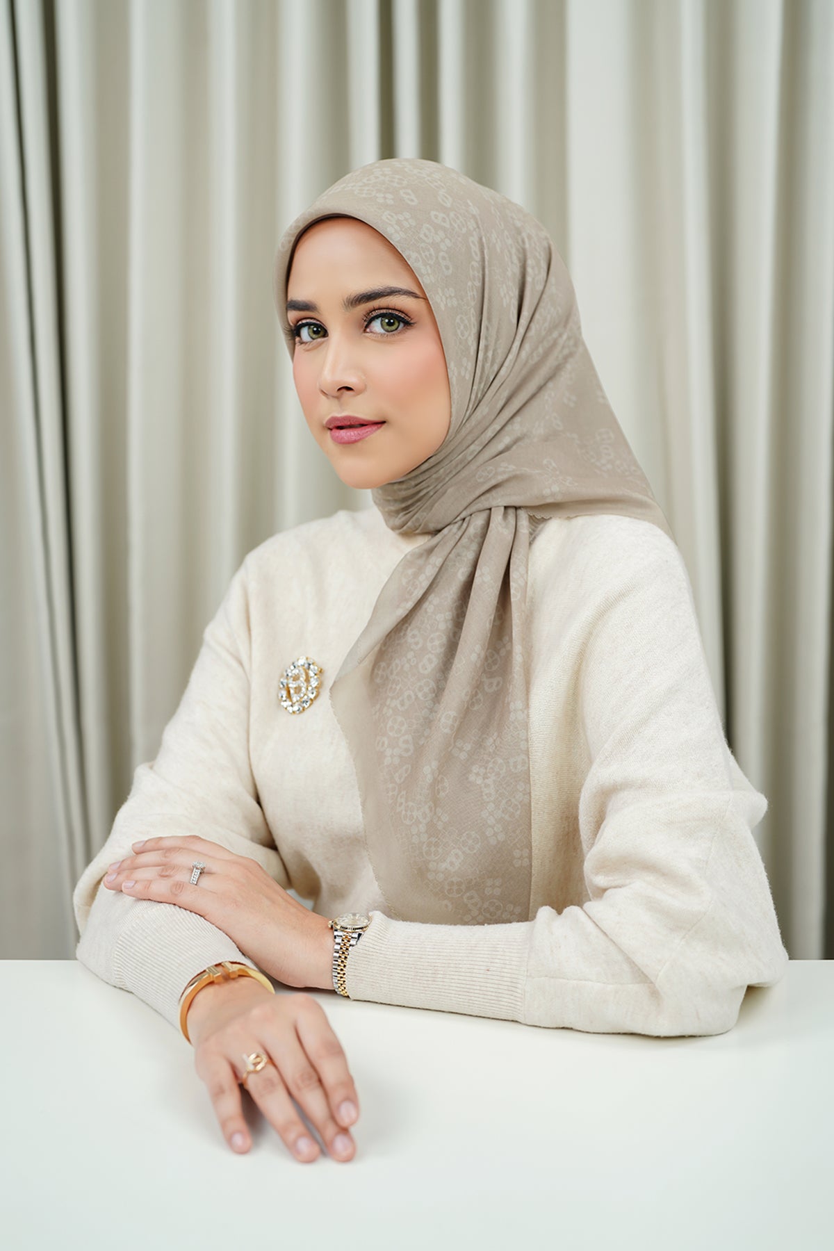 Monogram Scramble Vual Kare - Taupe