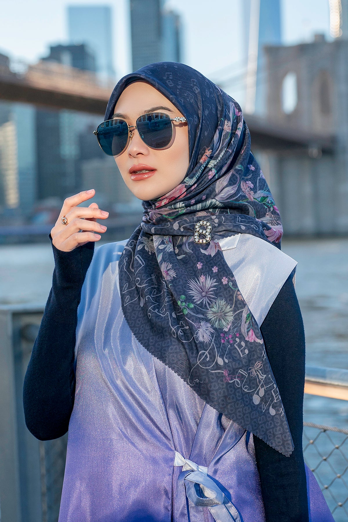 Nada 2 Square - Accordion