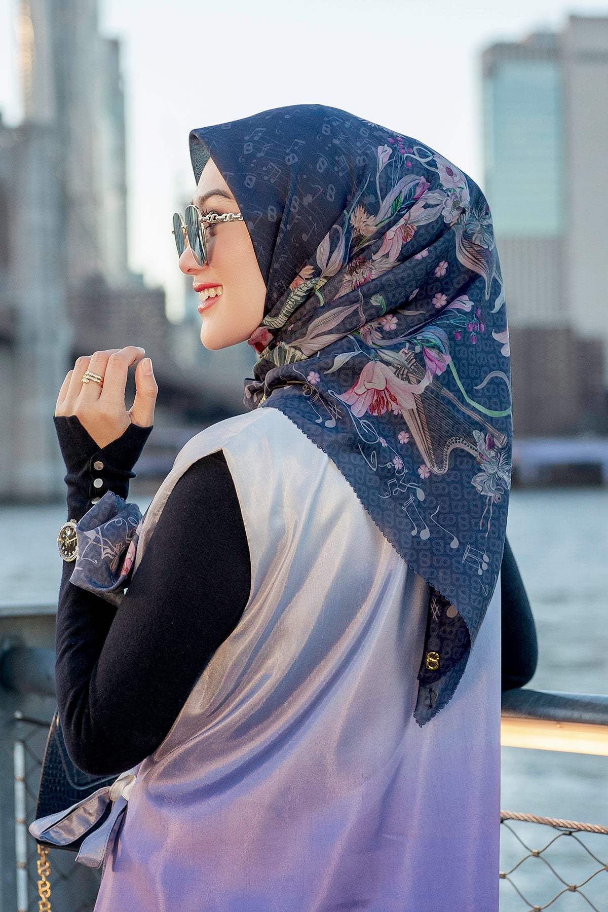 Nada 2 Square - Accordion