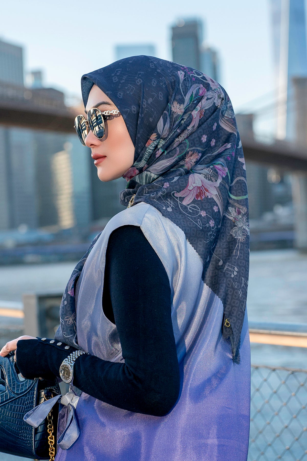 Nada 2 Square - Accordion