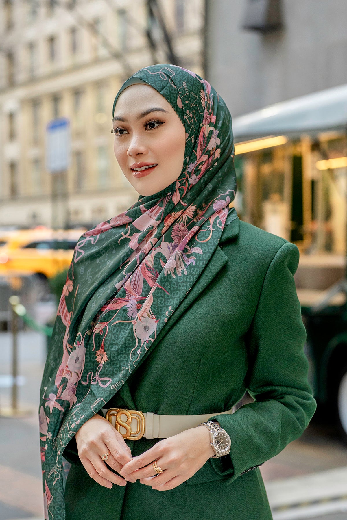 Nada 2 Satin Shawl - Bagpipe