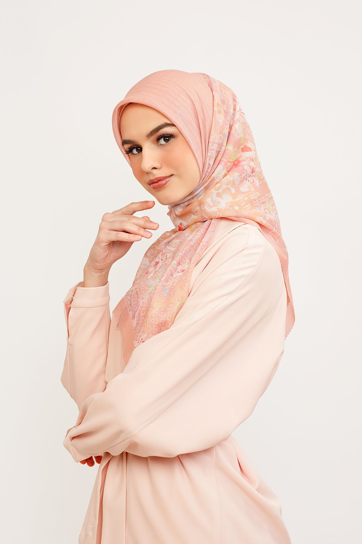 Paradiso Square - Lily