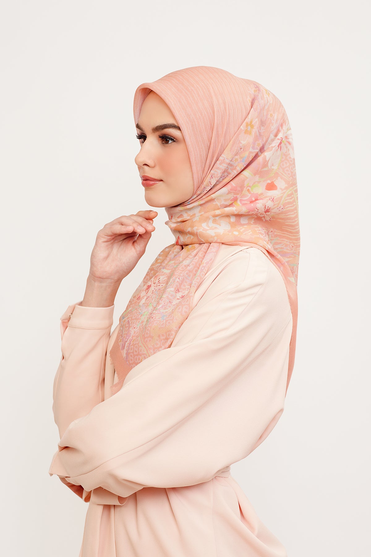 Paradiso Square - Lily