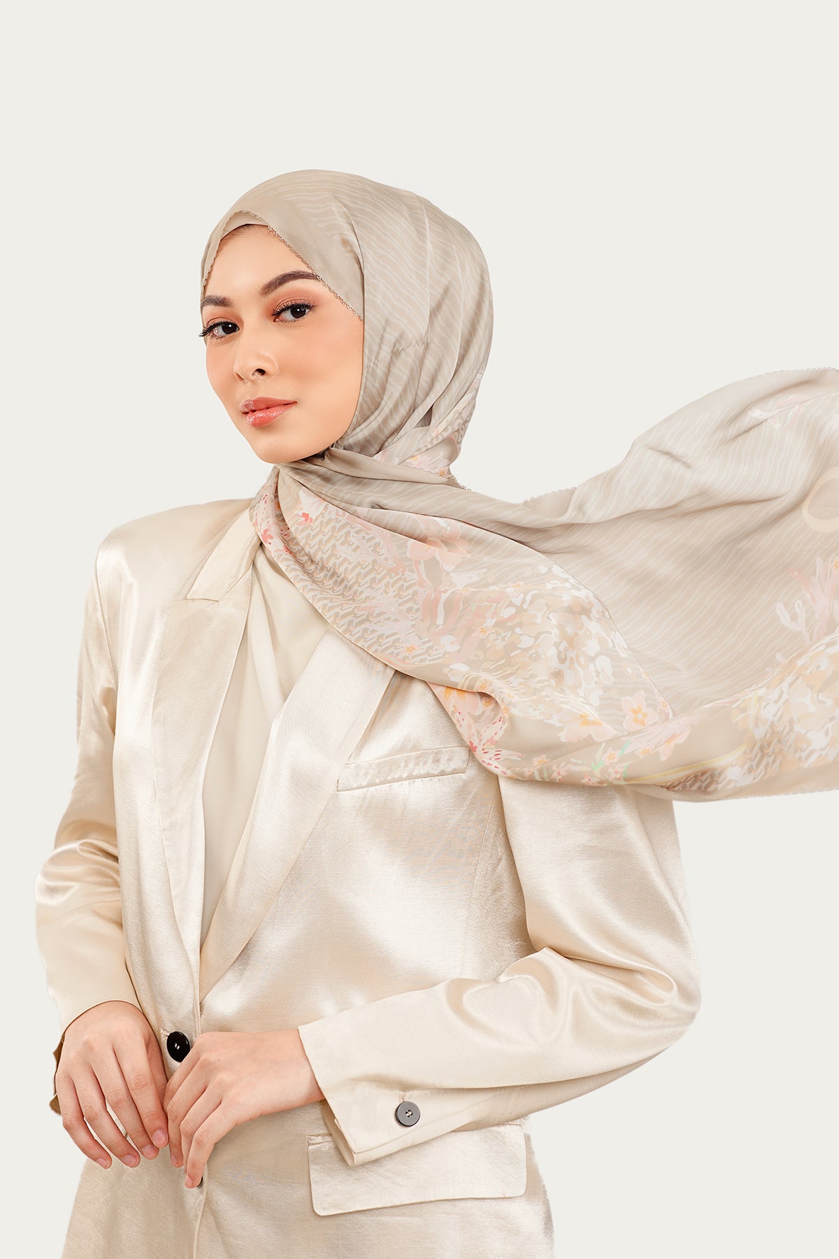 Paradiso Satin Shawl - Tronc