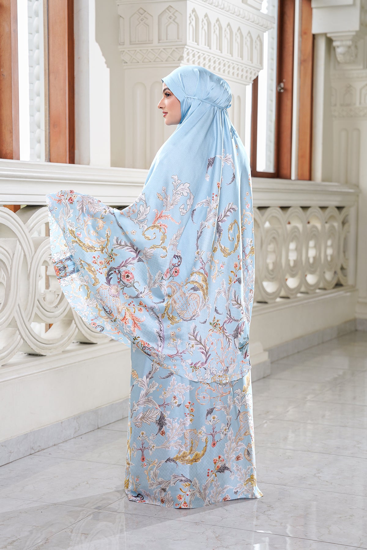 Royale - Grandeur Prayer Robe - Frost