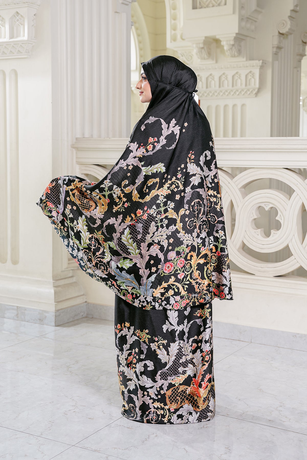 Royale - Grandeur Prayer Robe - Onyx