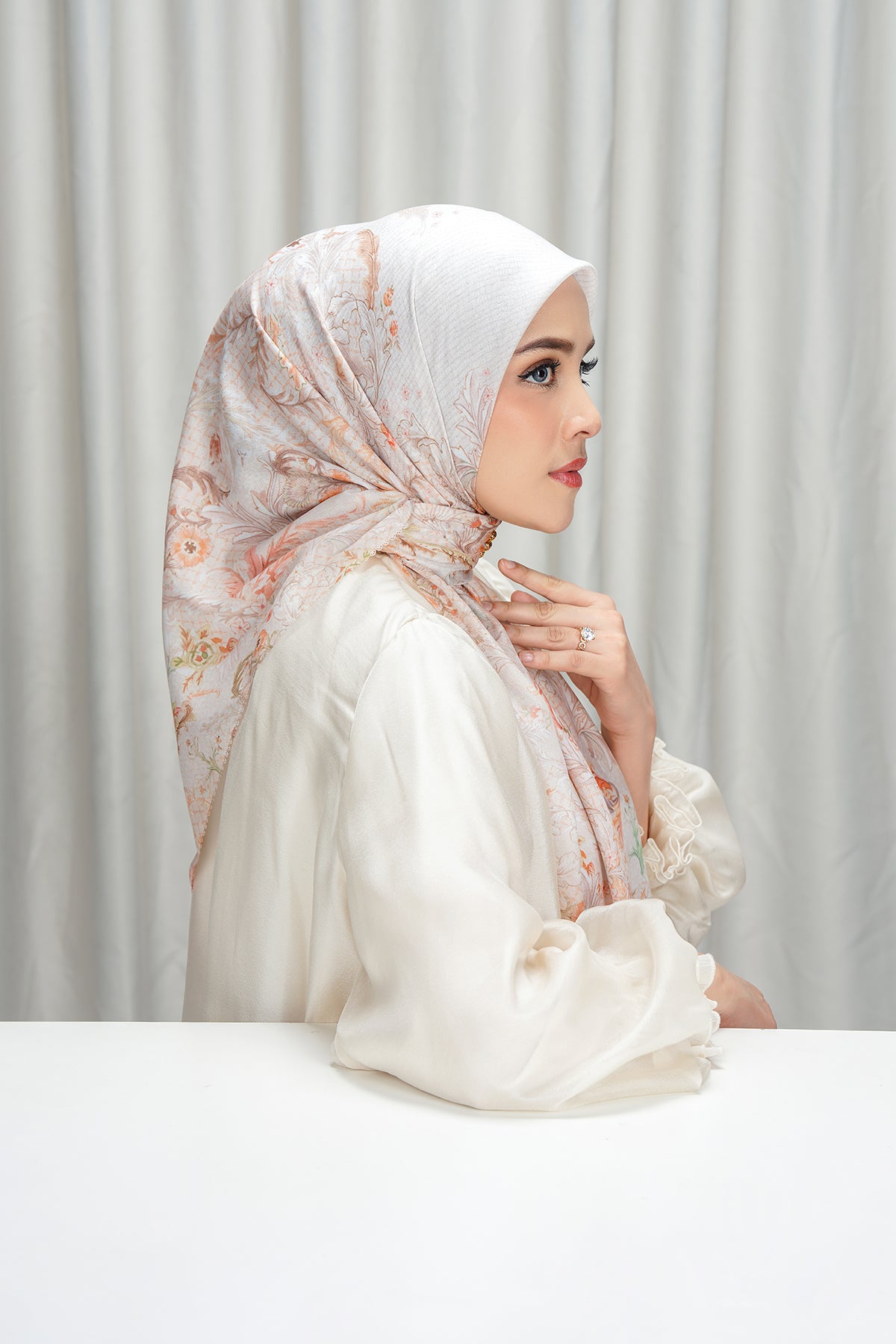 Royale - Grandeur Square - Alabaster