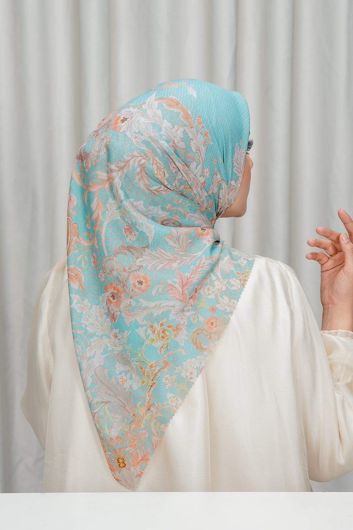 Royale - Grandeur Square - Seaglass