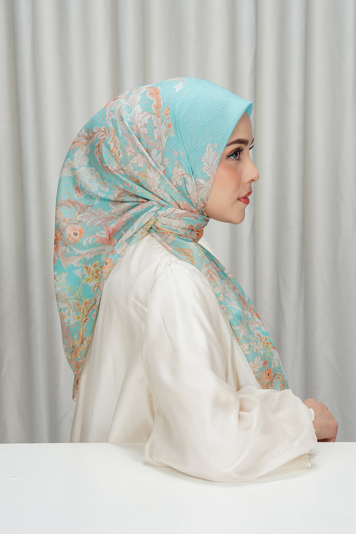 Royale - Grandeur Square - Seaglass