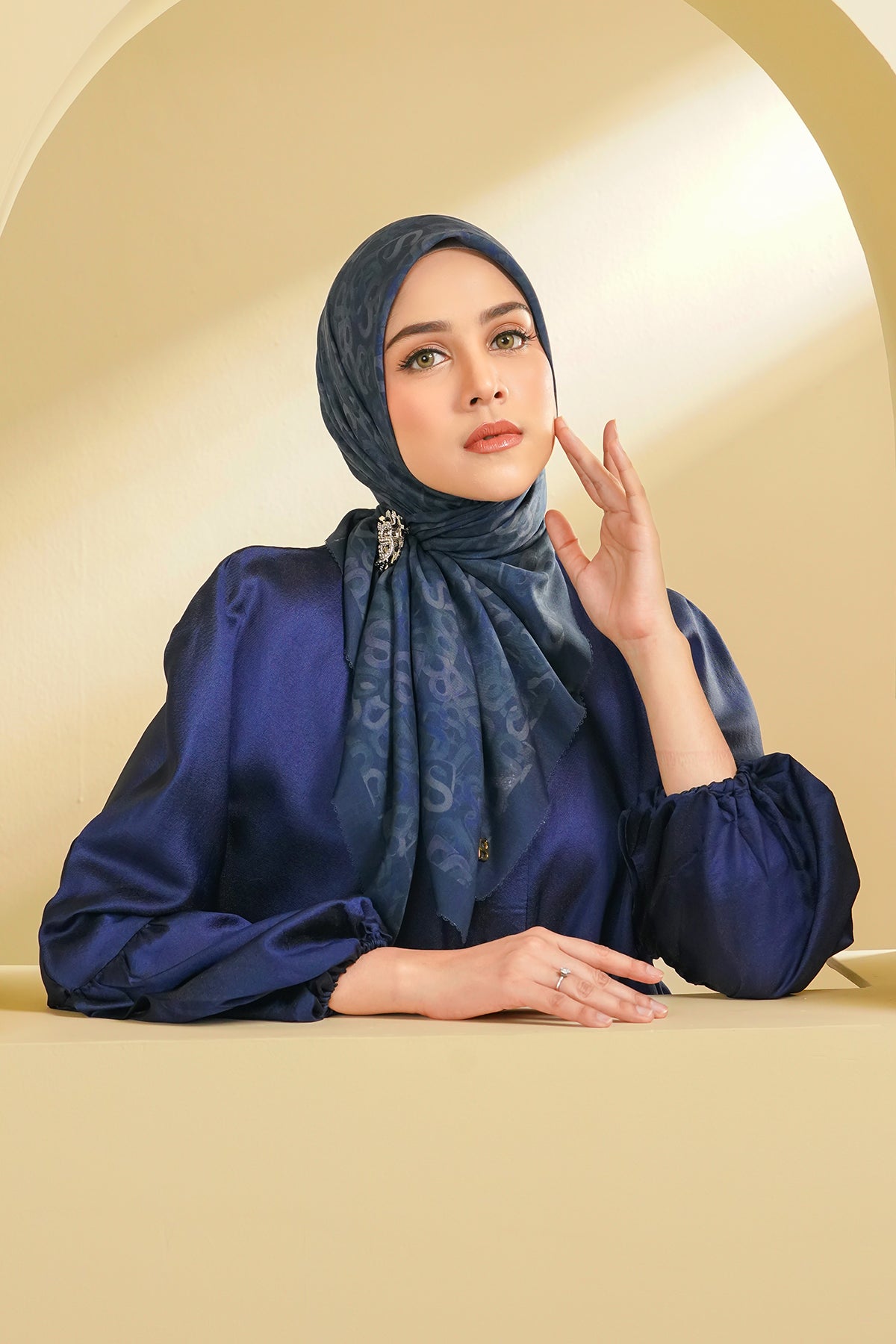 Samla Voile Square - Navy Peony