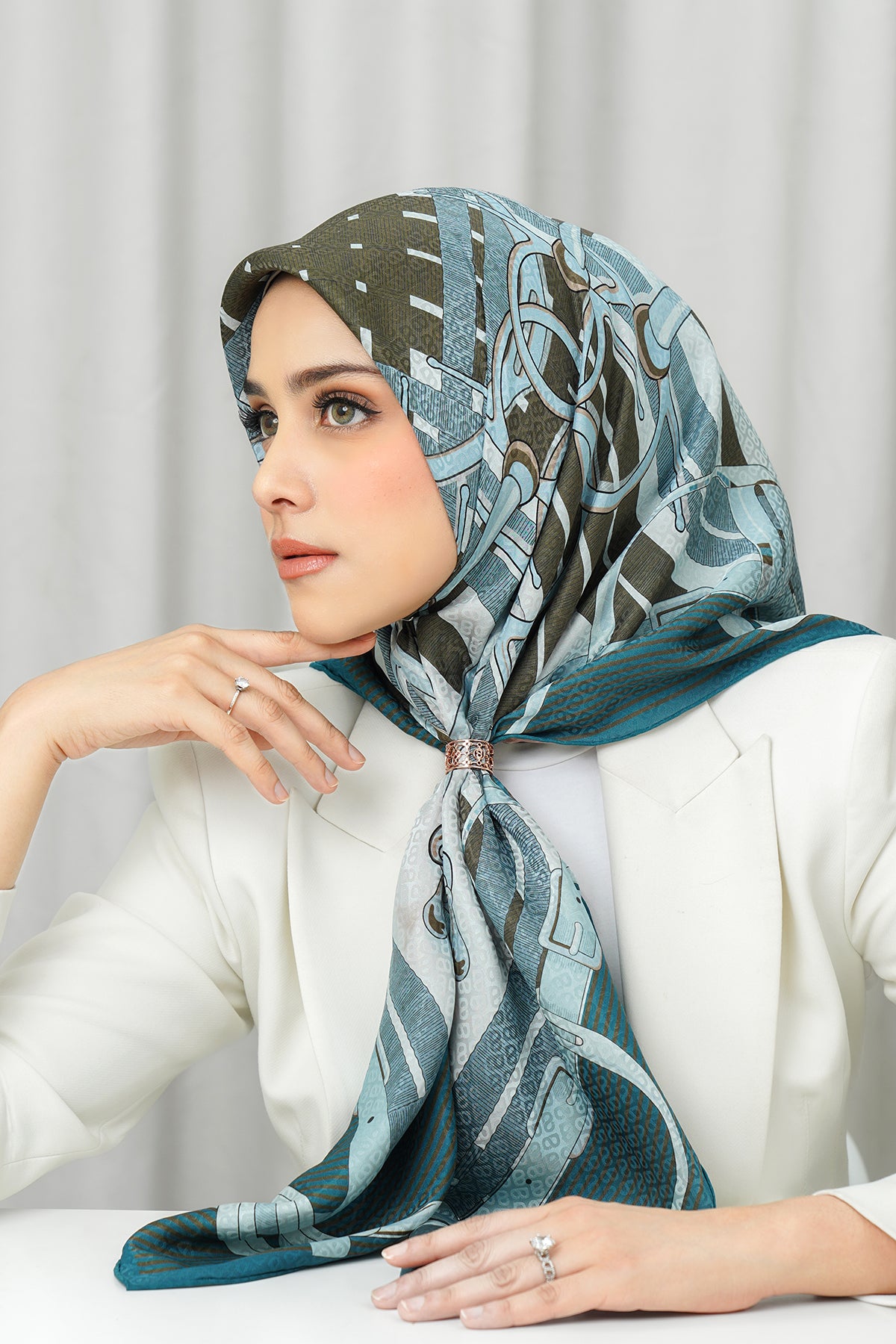 İpek Jakarlı Kare - Eyer Şeftali ve Mavi