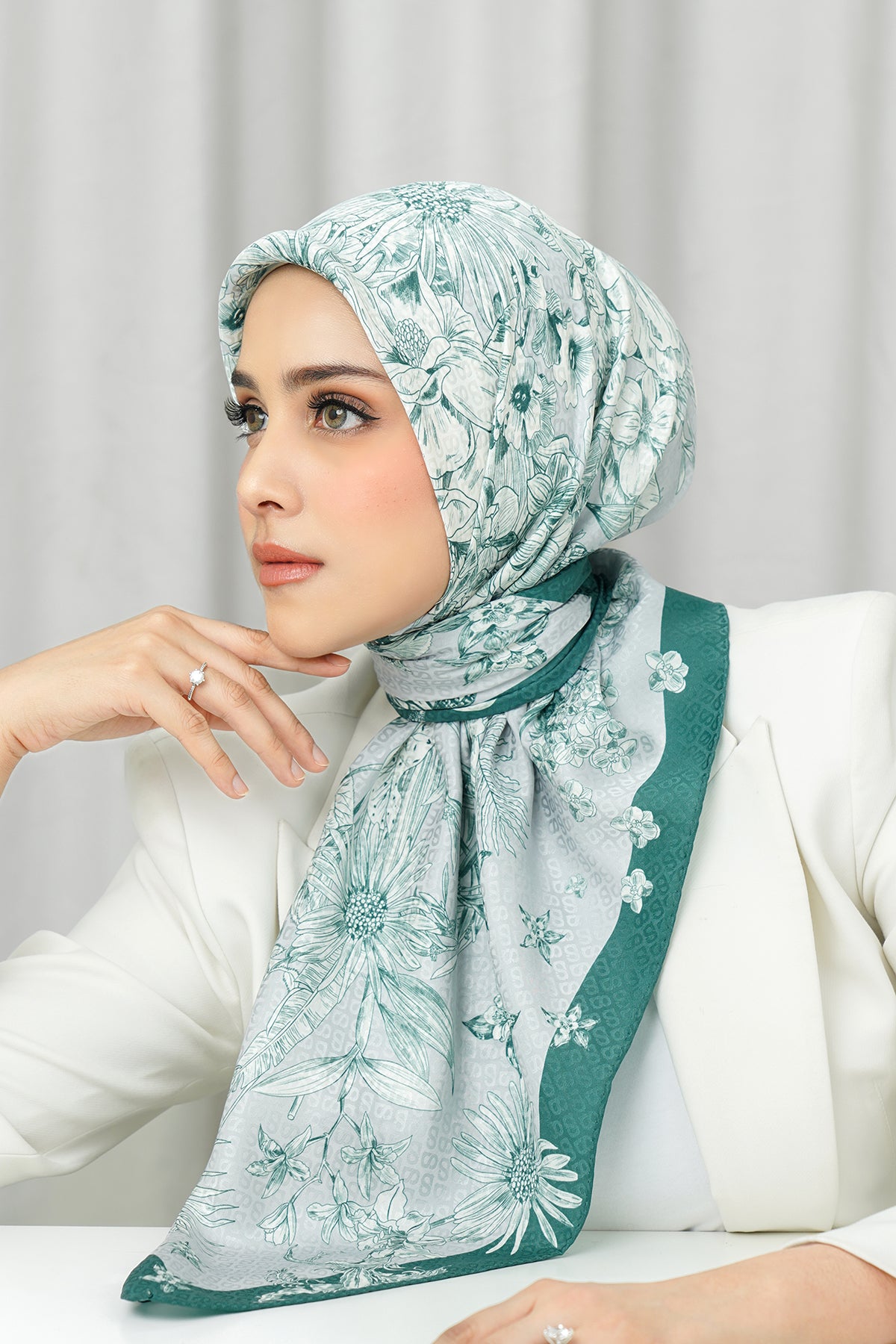 İpek Jakarlı Kare - Toile de Jouy Blooming Gri ve Yeşil