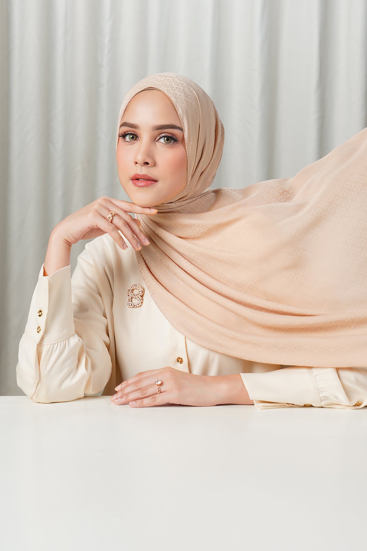Tapis Satin Jacquard Shawl - Light Taupe