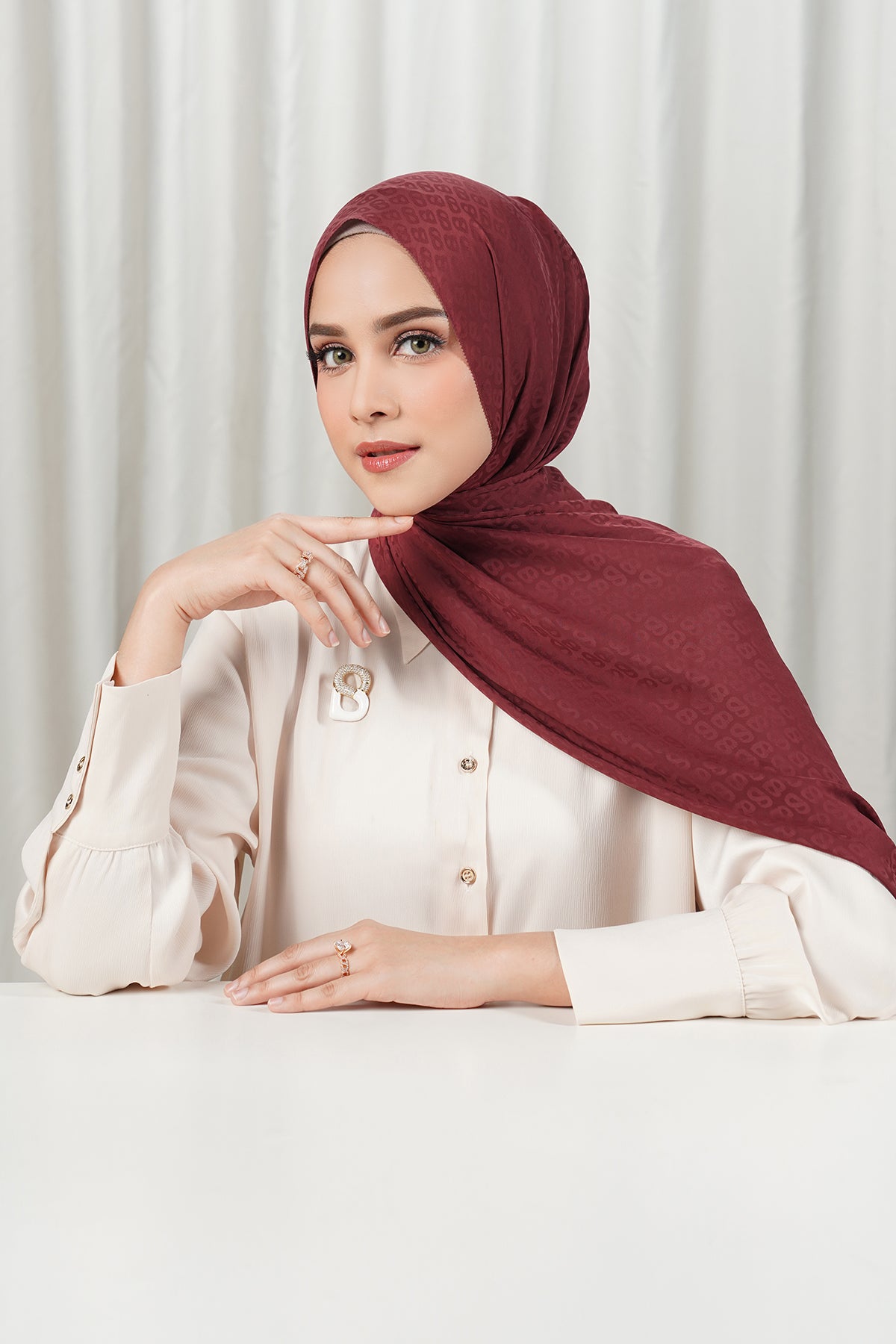 Tapis Satin Jacquard Shawl - New Maroon