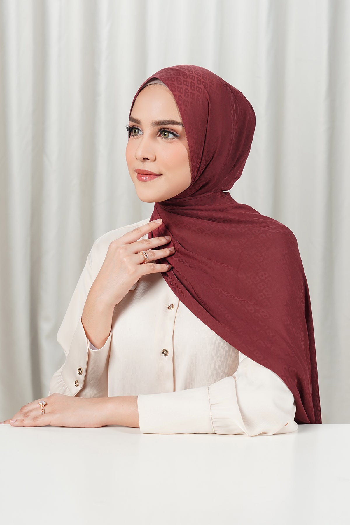 Tapis Satin Jacquard Shawl - New Maroon