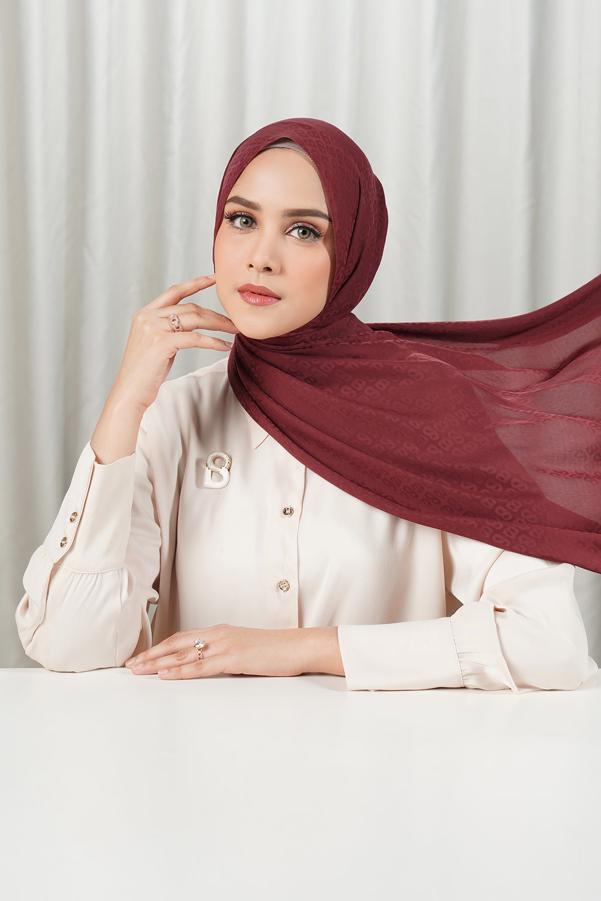 Tapis Satin Jacquard Shawl - New Maroon