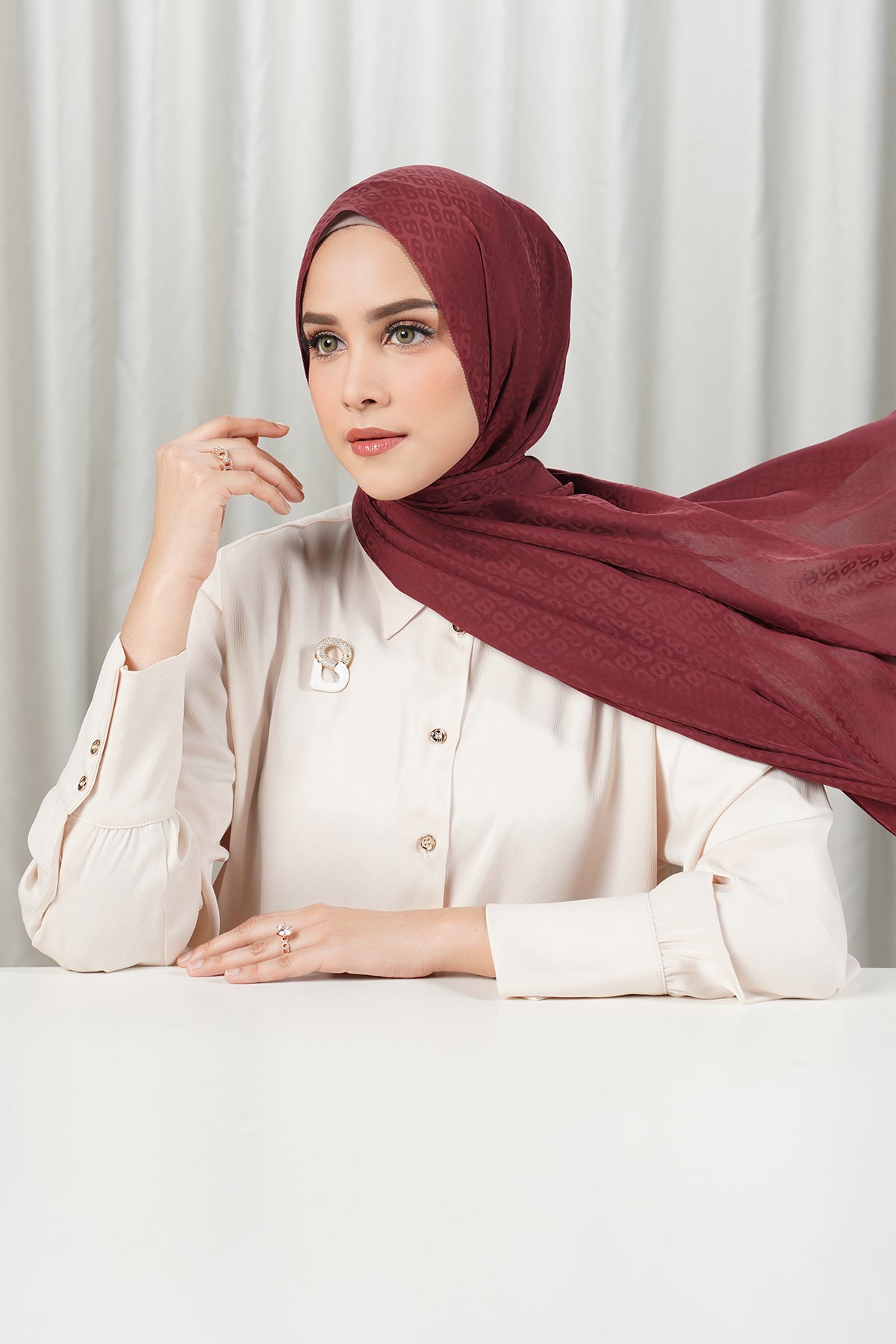 Tapis Satin Jacquard Shawl - New Maroon