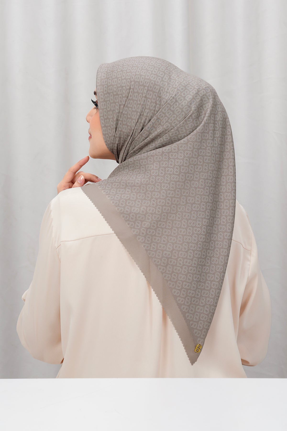Tapis Square - Sesame