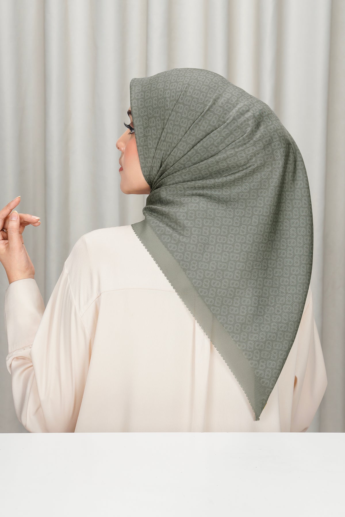 Tapis Square - Shadow