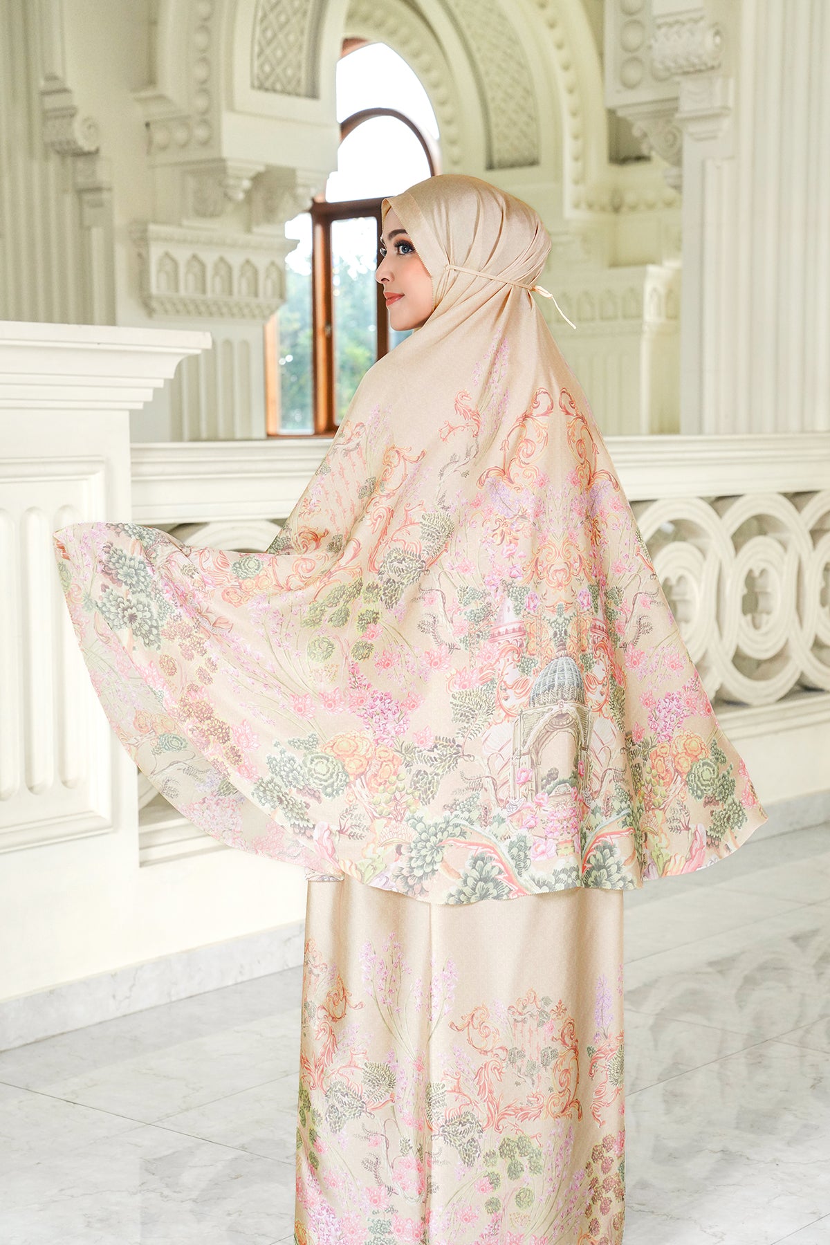 The Palace Prayer Robe - Charme