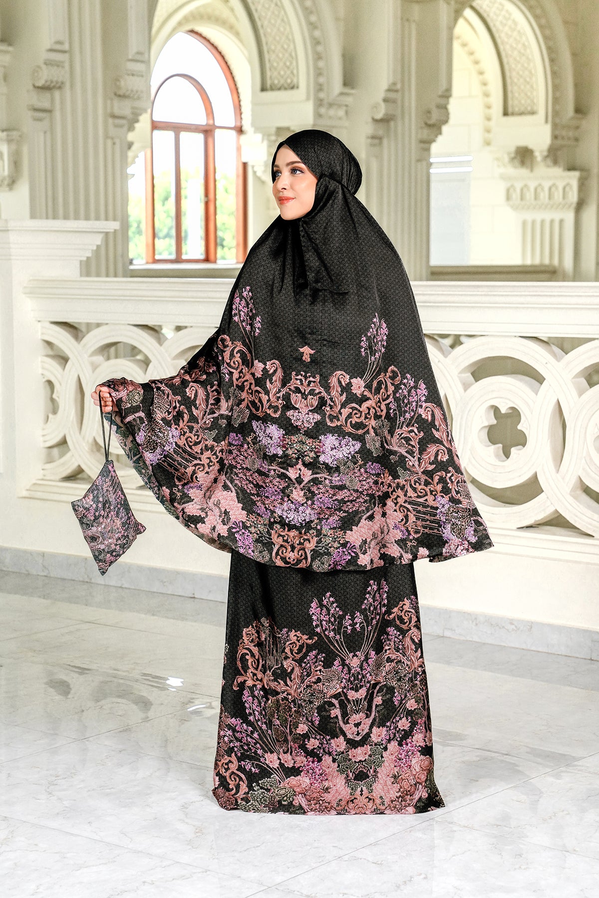 The Palace Prayer Robe - Royale