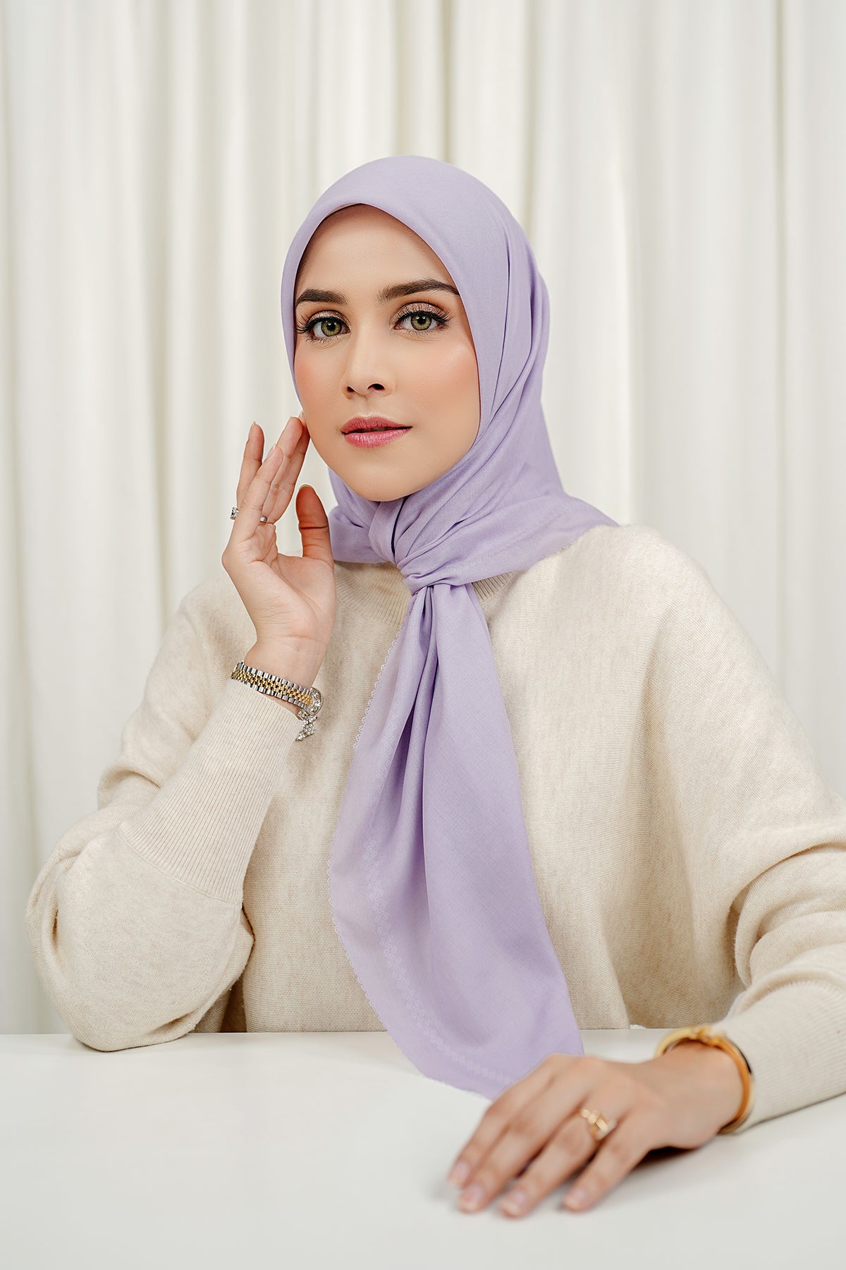 Bugünün Eşarbı - Leylak Grisi