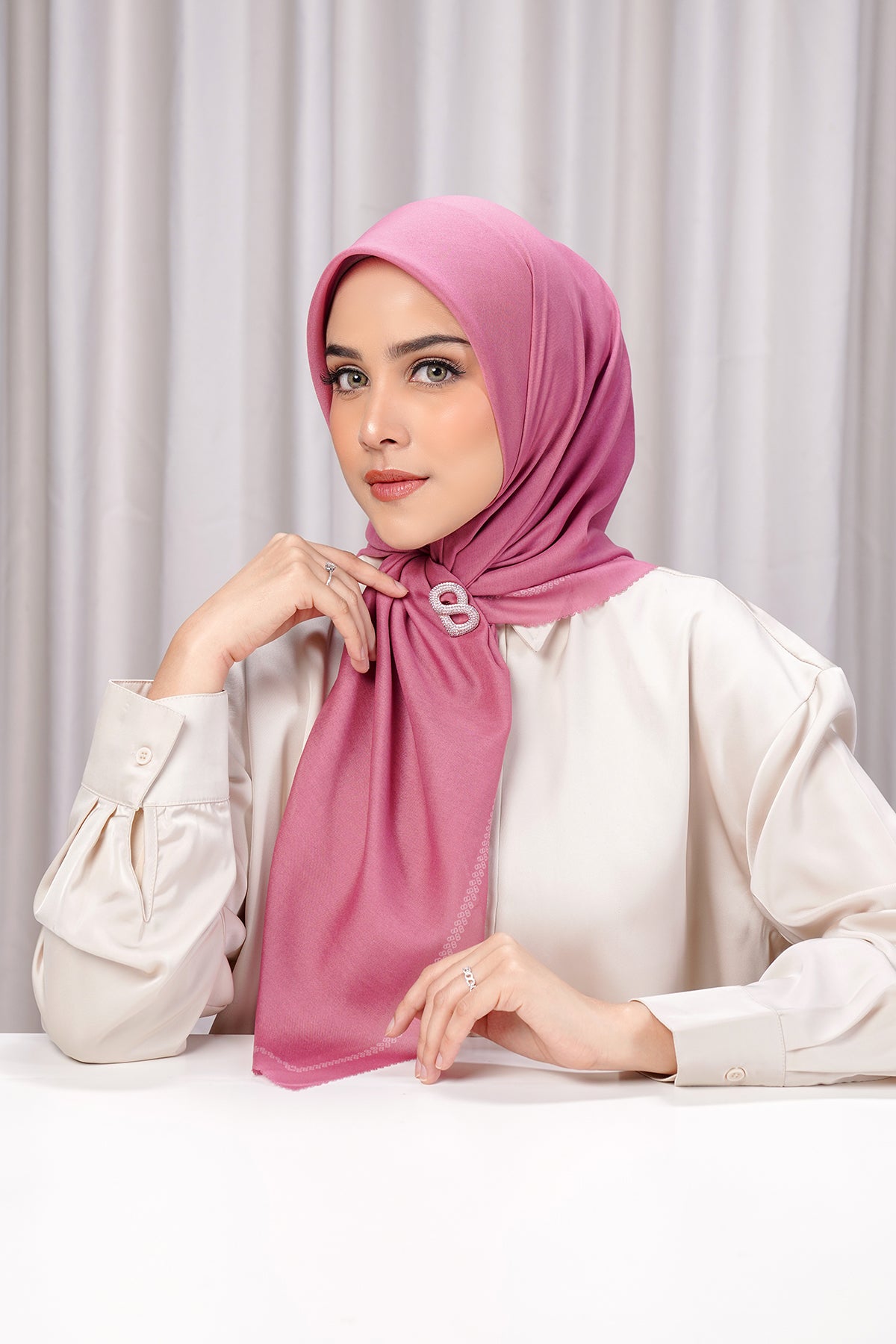 Bugünün Eşarbı - Mor