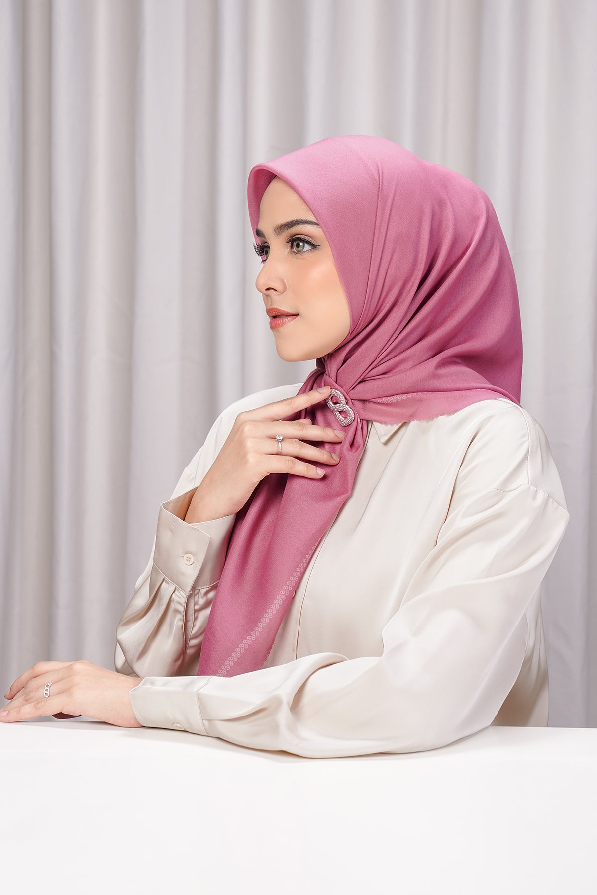 Bugünün Eşarbı - Mor