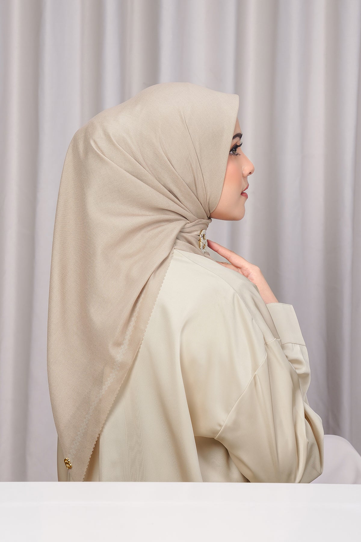 Bugünün Eşarbı - Pebble